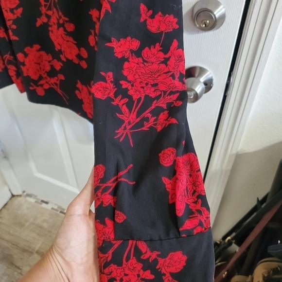 Women floral print blouse long sleeves black& red pop over‎ - Picture 7 of 10